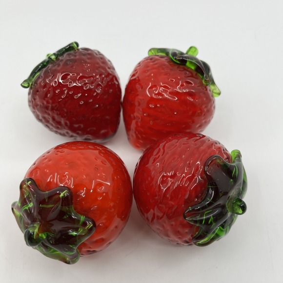 Strawberry Glass Paperweights Set‎ Of 4 Green Tops 2.5" Heavy Ornate Fruit Berry - Picture 1 of 8